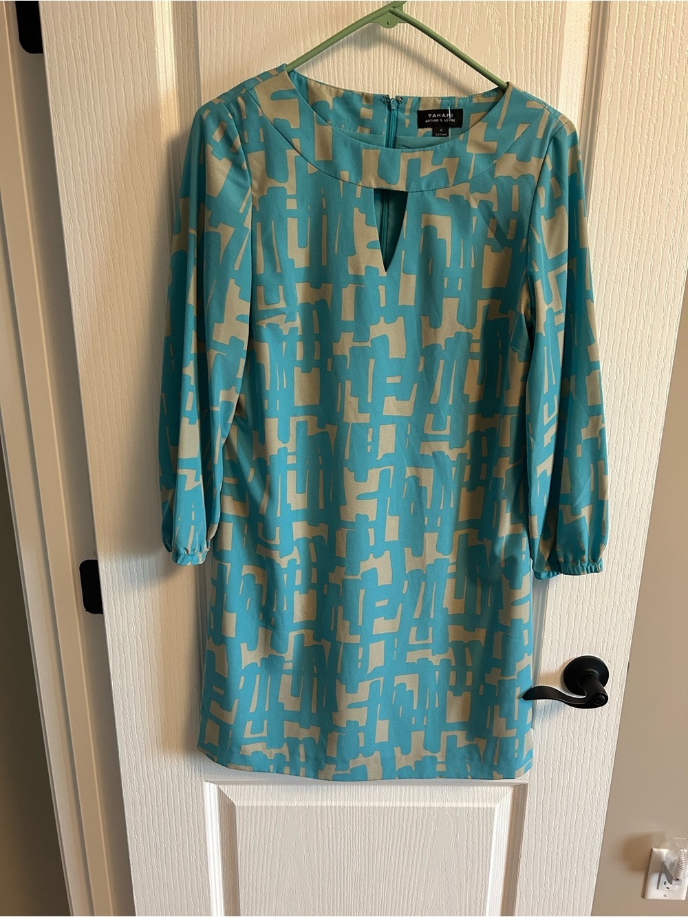 Tahari ASL Turquoise and Cream Abstract Shift Dress